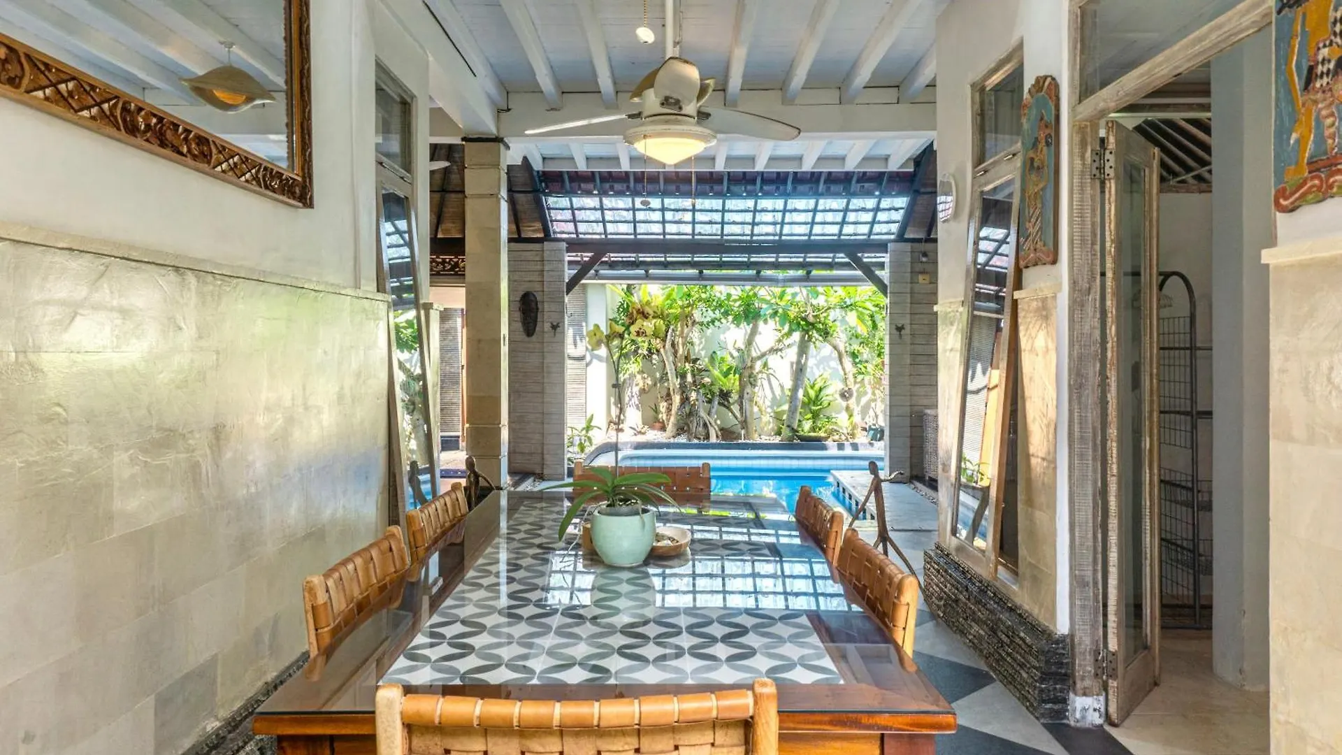 Villa Nari - Gg100X Seminyak, Bali Indonesia